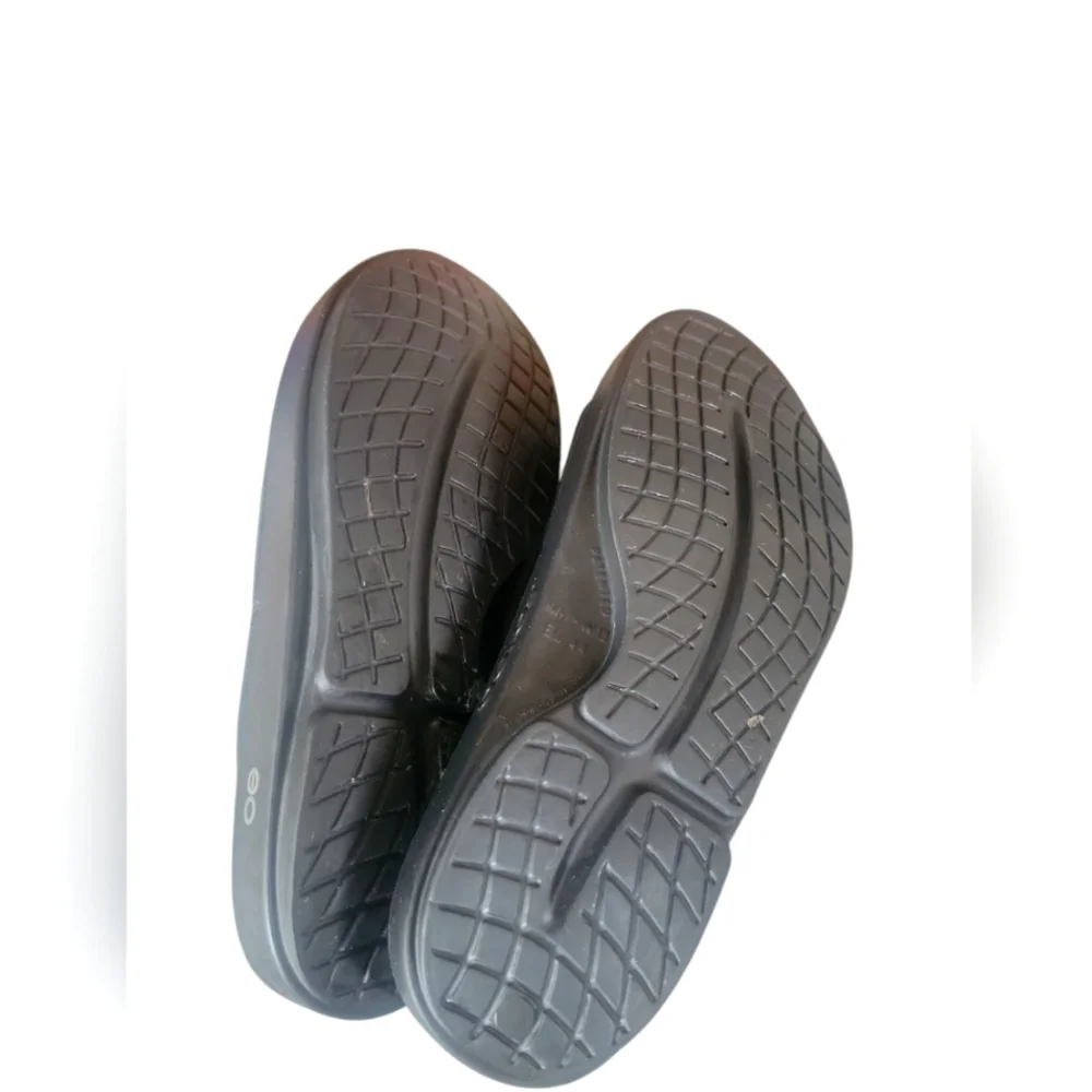 Oofos Black Luxe Latte Slide Unisex Sandals M11- W13 EU 44